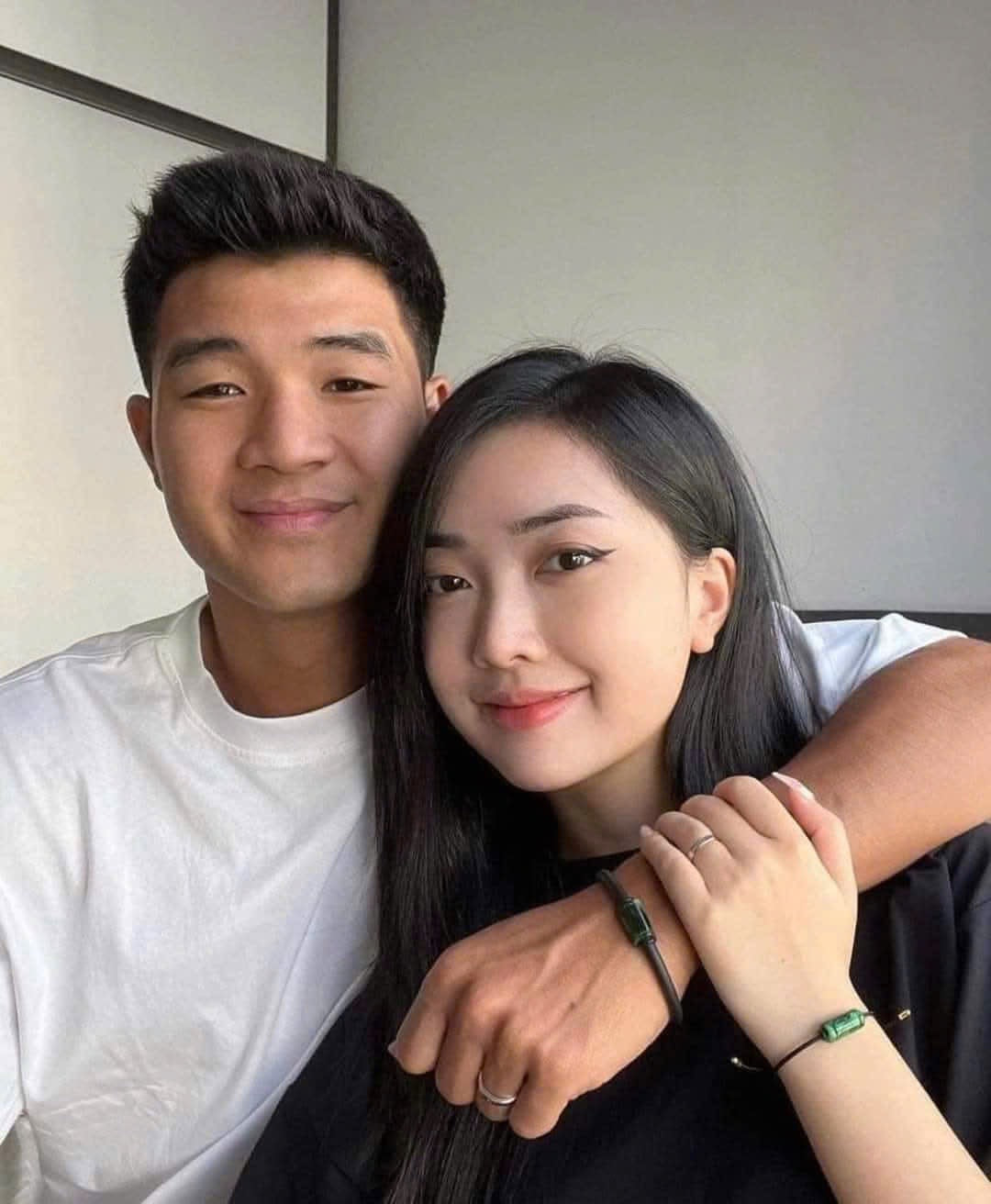 Vòng đôi đá sơn thạch lu thống