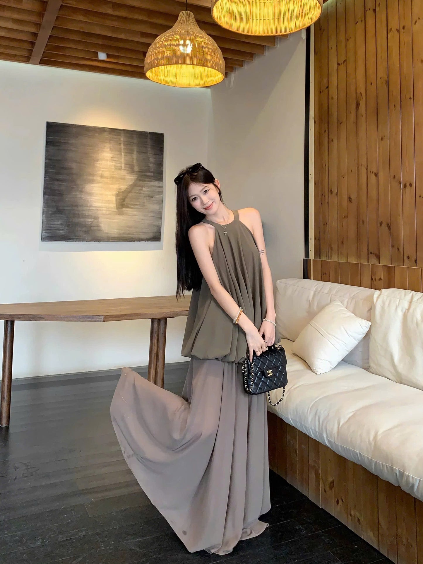 Set áo cổ yếm form dài phối chân váy dài