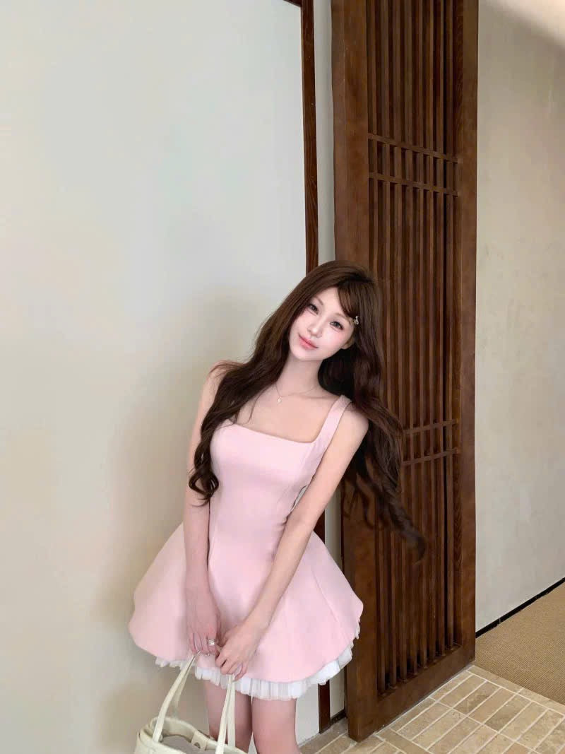 Đầm 2 dây trơn xoè