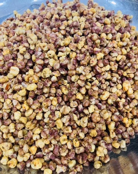 Ngô tím xóc mắm cay giòn tan thơm ngon