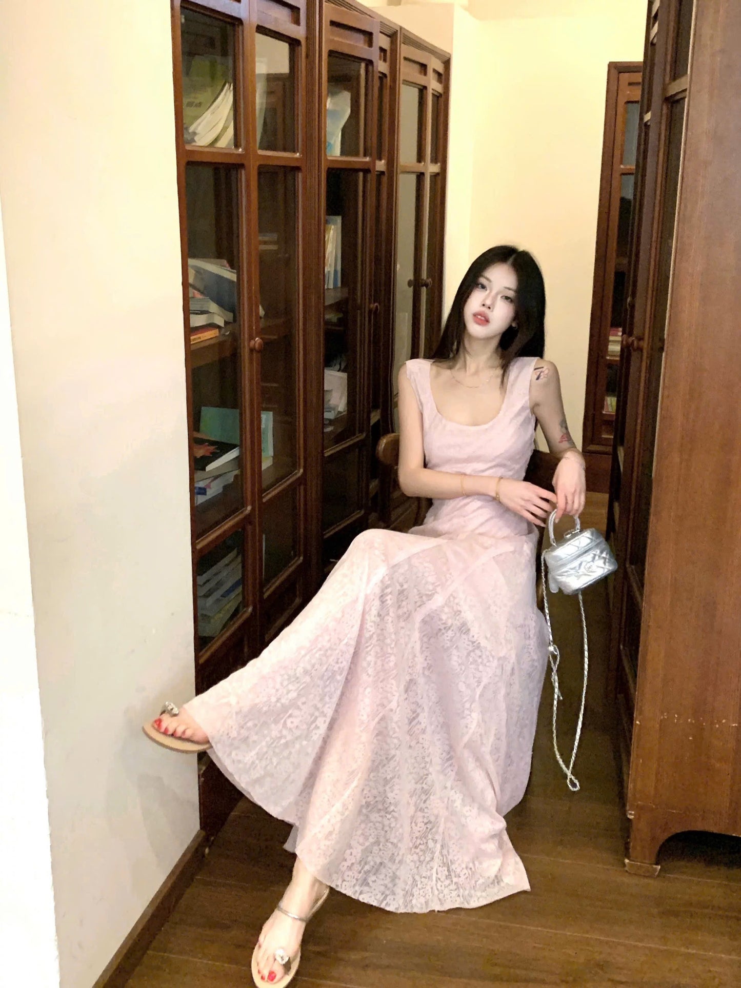 Đầm dài cổ vuông hồng nhạt