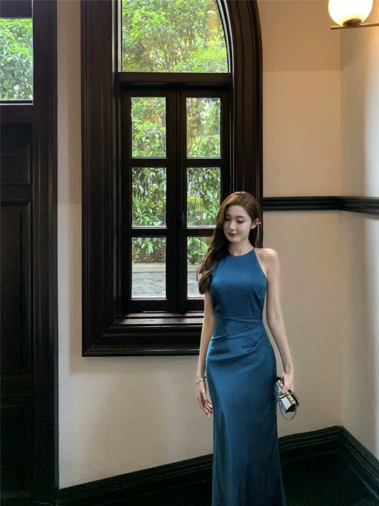 Đầm lụa đi tiệc xanh nhã nhặn