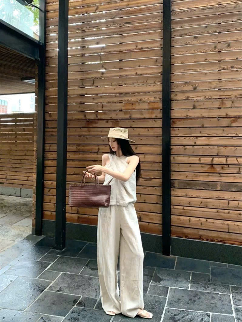 Set áo cổ chéo phối quần suông trơn thanh lịch