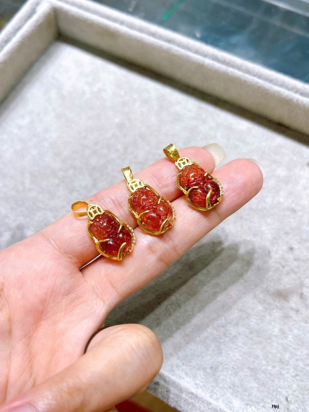 Mặt Tì Hưu tóc đỏ lên vàng