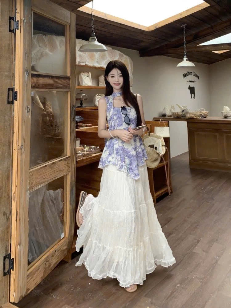 Set áo 2 dây hoa lá tươi tắn phối váy dài xòe