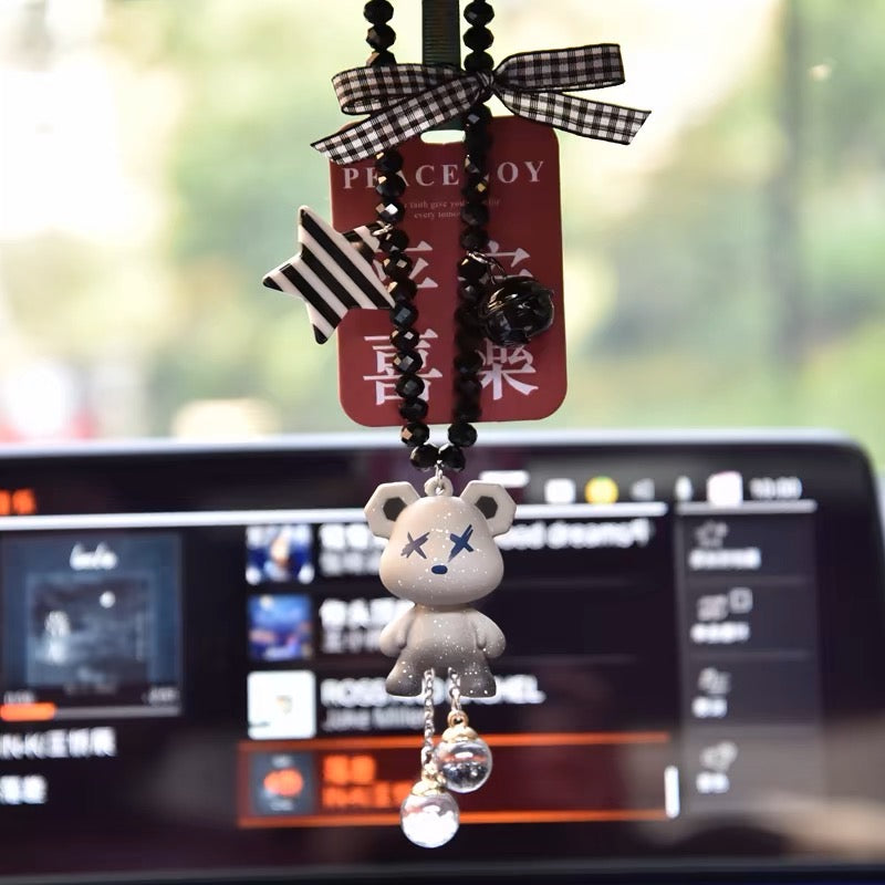 Gấu Bearbrick treo xe cực chất