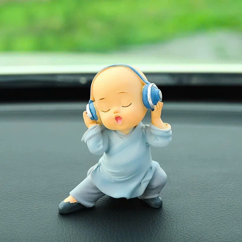 Dán xe chú tiểu chăm chỉ và vui vẻ