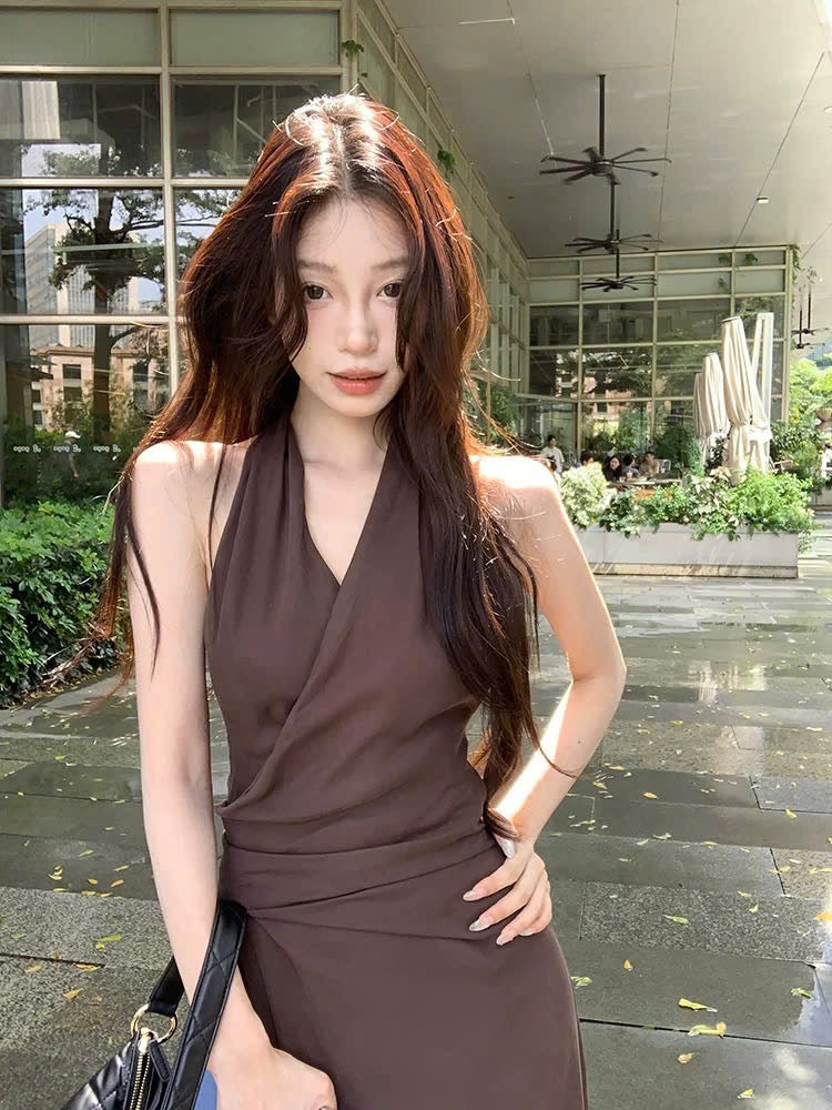 Đầm nâu thanh lịch
