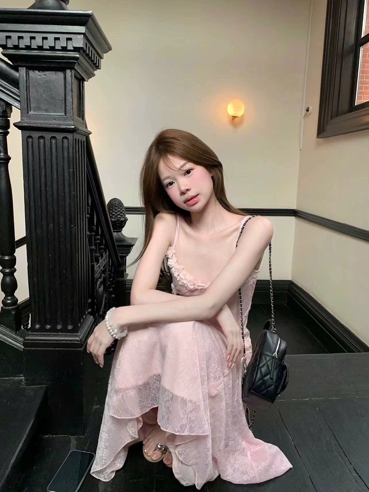 Đầm dài hồng nhạt 2 dây