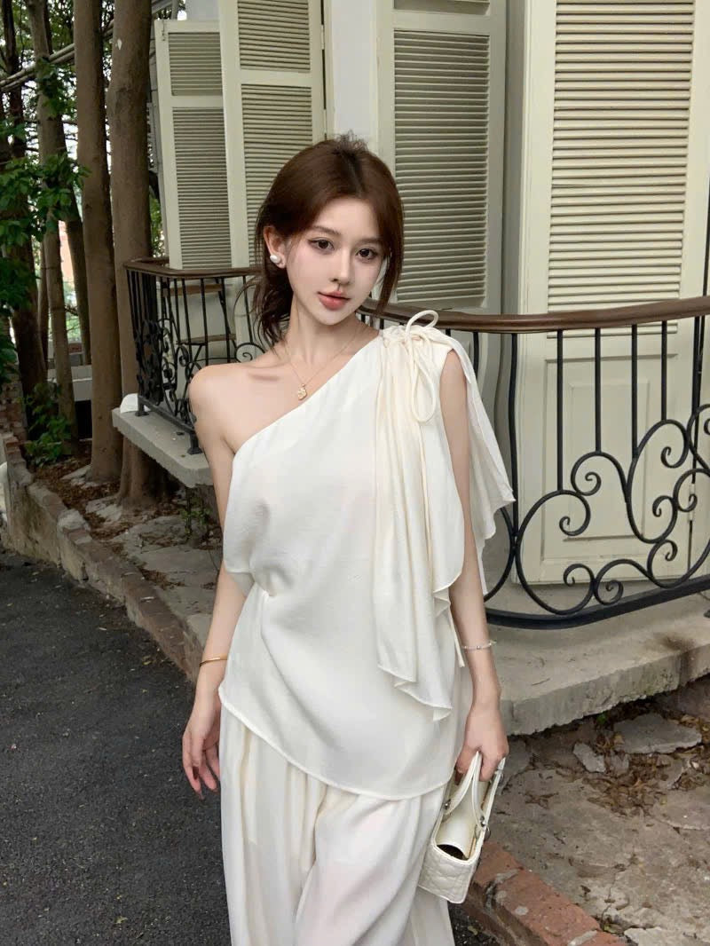 Set áo lệch vai mix quần ống rộng trắng