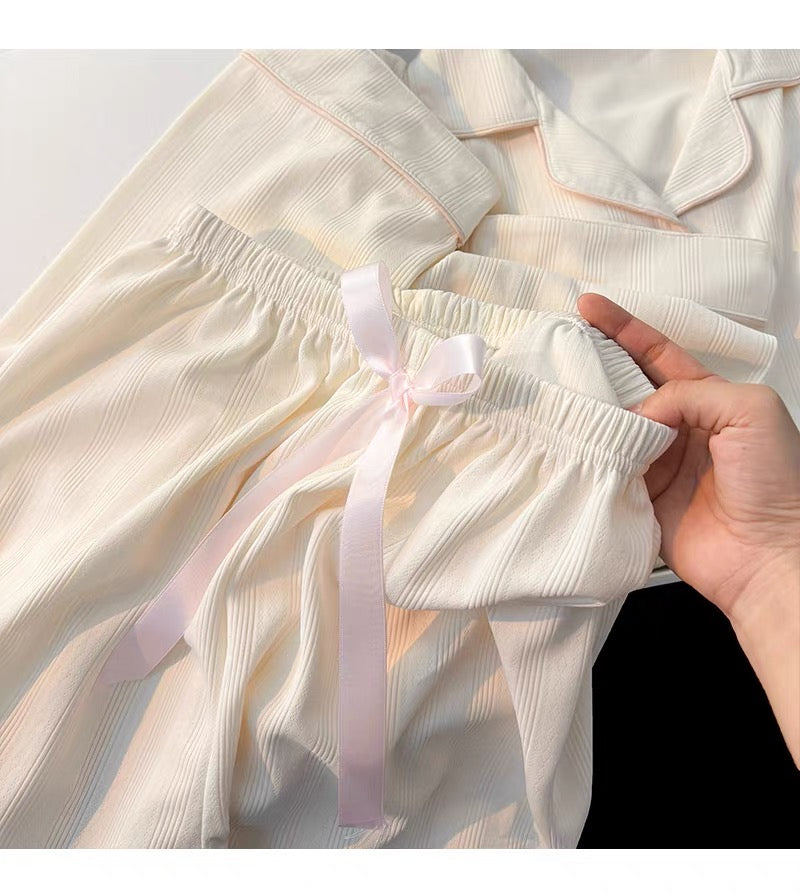 Pijama dài cotton màu kem hình thỏ