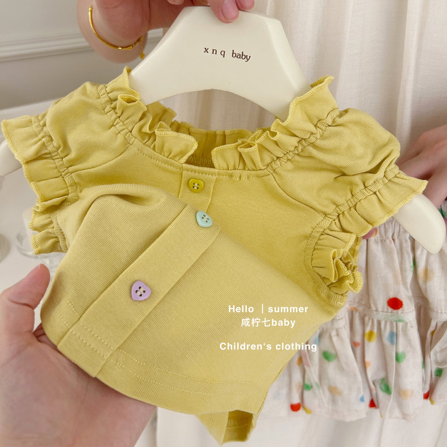 Set áo viền bèo chân váy chấm bi cho bé gái