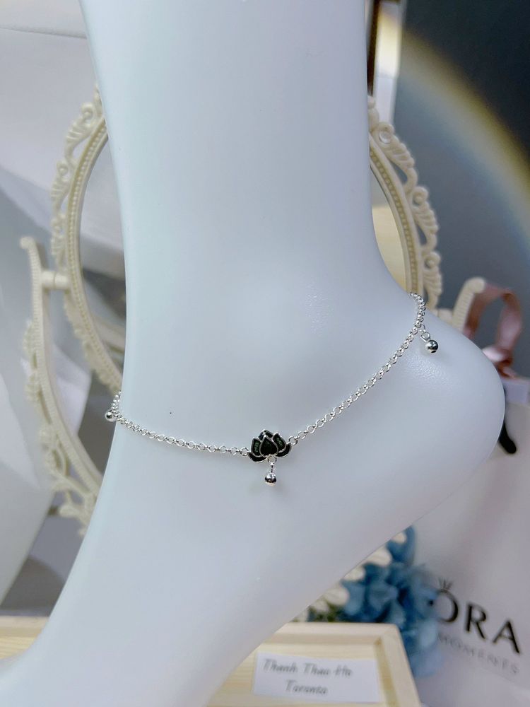 Lắc chân bạc bông sen