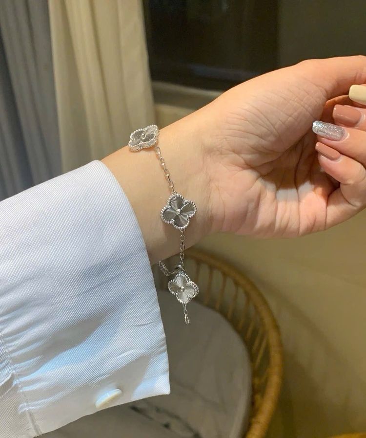 Vca siêu víp màu silver