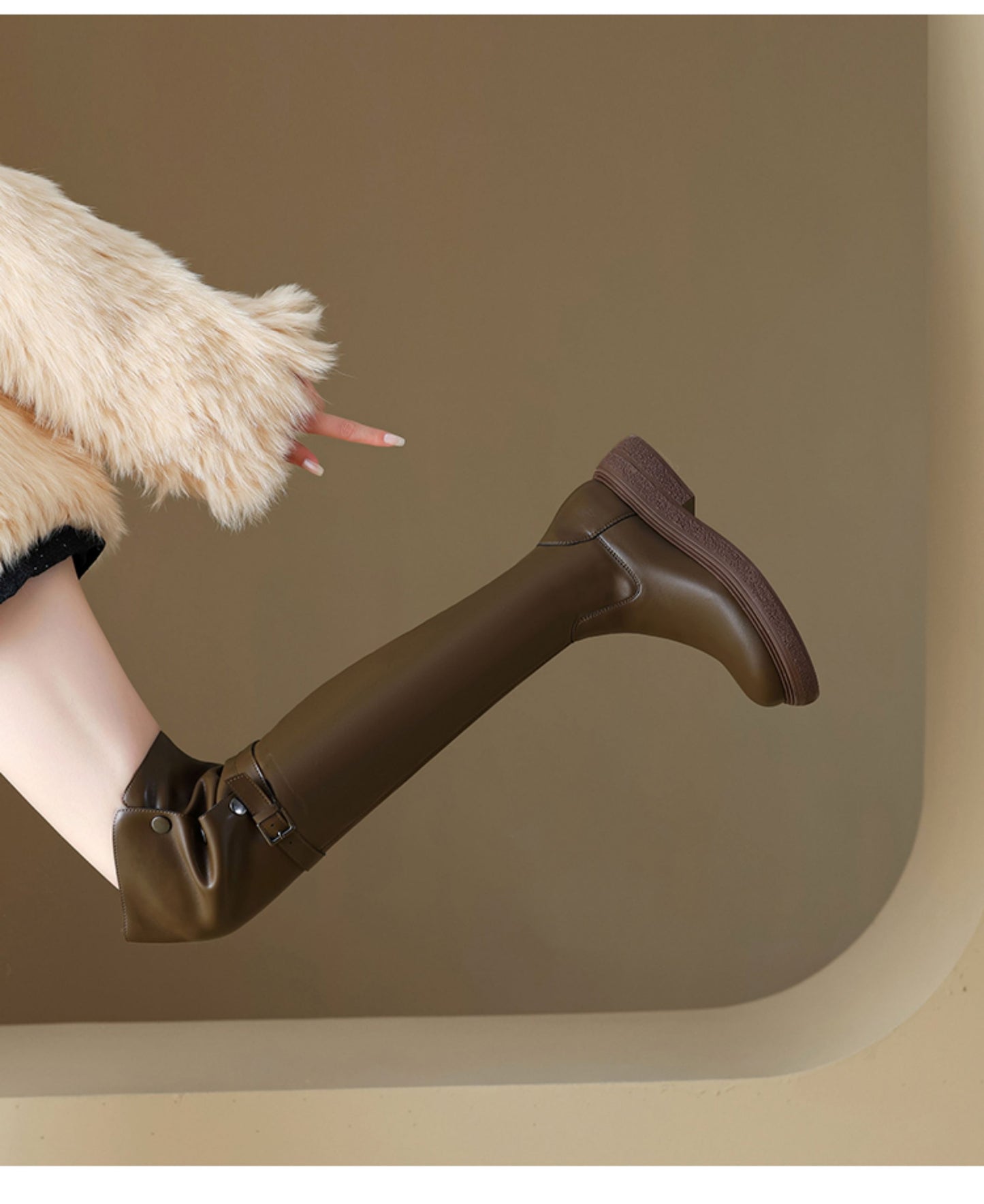 Giày boots cổ cao qua đầu gối mang nhiều kiểu