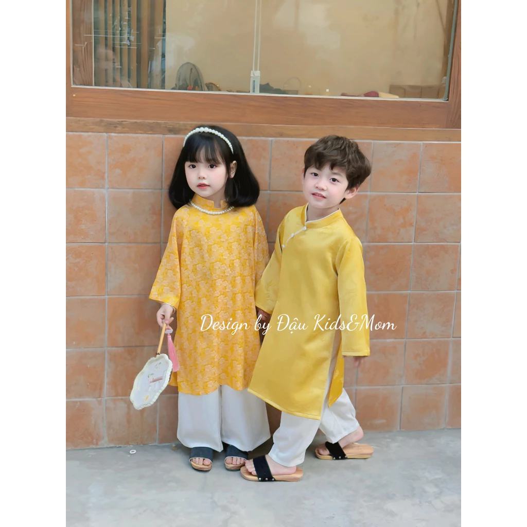 Áo dài lụa Cúc vàng cho bé trai, bé gái diện Tết