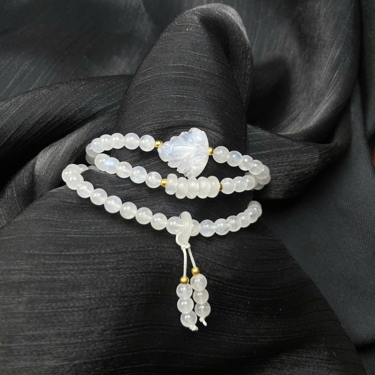 Chuỗi Moonstone mix hồ ly, ngũ điếu, hippie