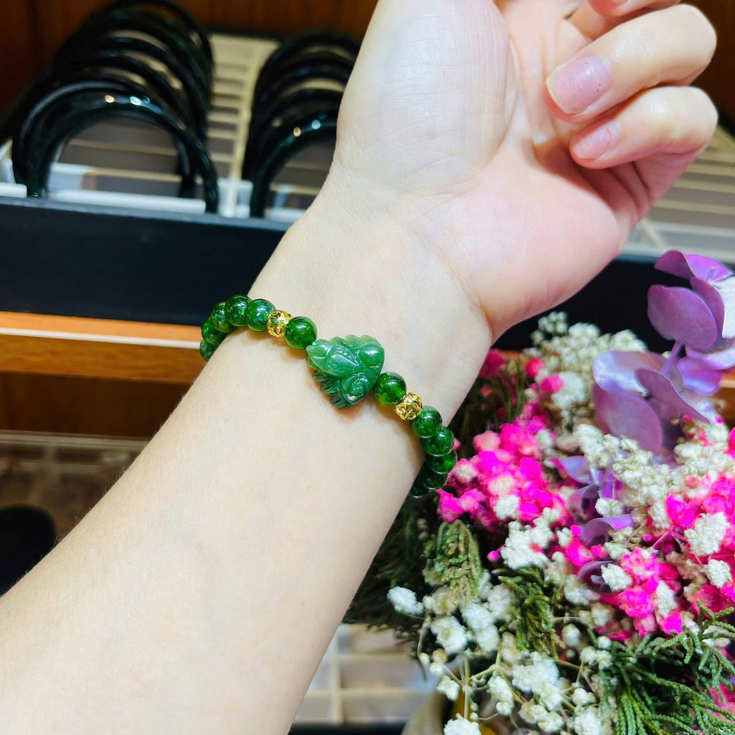 Vòng đá Diop tự nhiên mix charm V10K