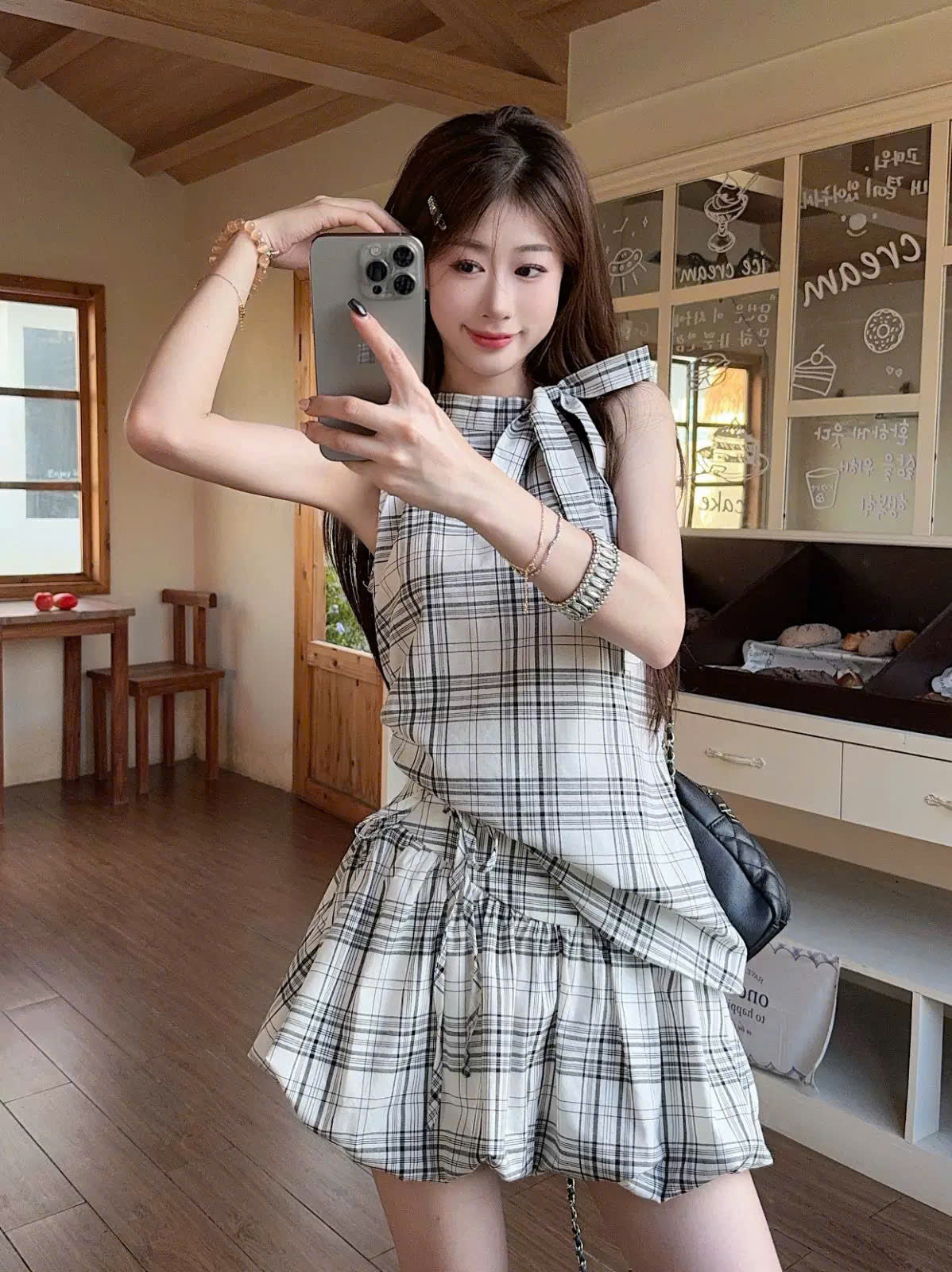 Set áo váy kẻ caro cổ yếm cột nơ