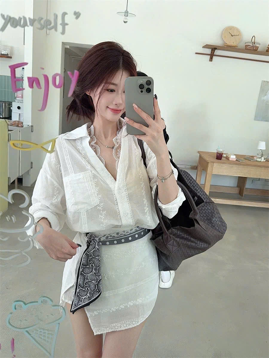 Set áo sơ mi chân váy trắng kèm khăn sành điệu