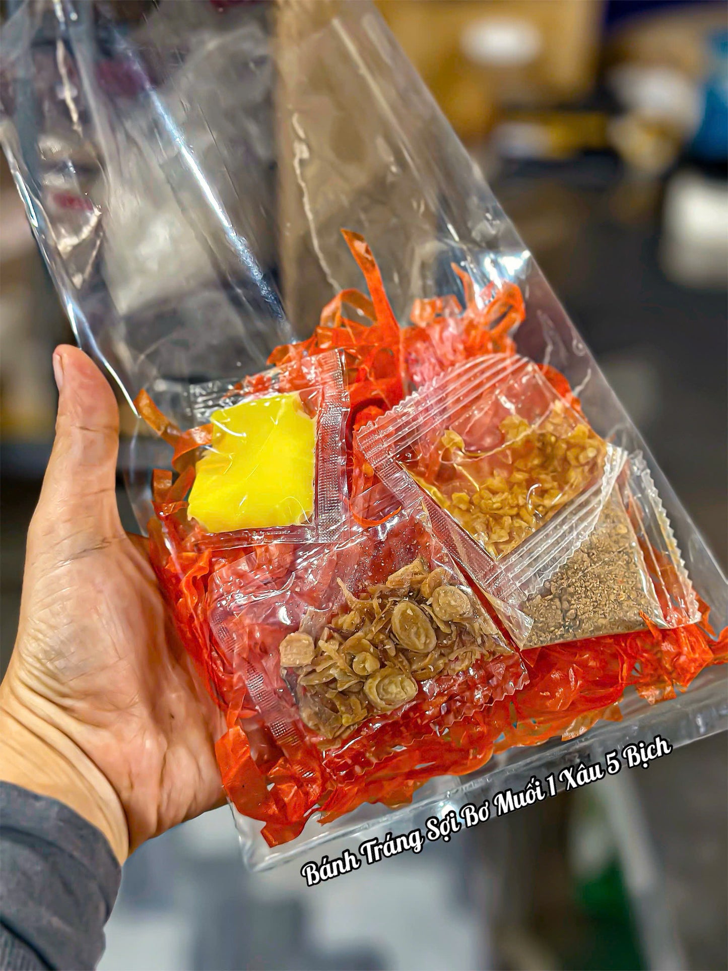 Bánh tráng sợi bơ muối 1 xâu 5 túi