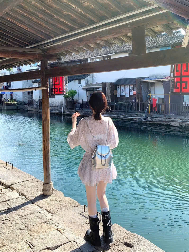 Đầm tay bồng hoa nhí vibe diệu dàng
