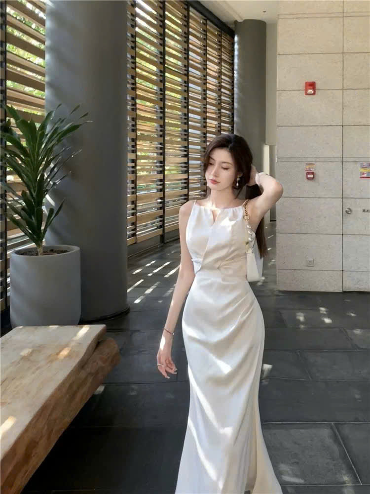 Đầm lụa 2 dây cổ khoét chiết eo