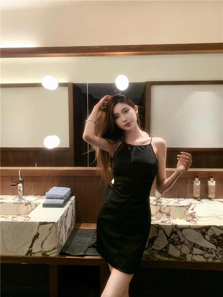 Đầm 2 dây ngắn chiết eo tôn dáng