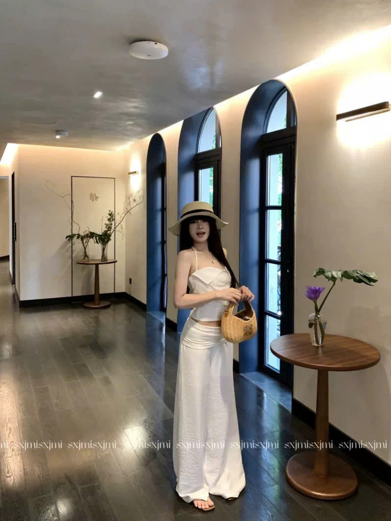 Set áo dây treo và quần ống suông
