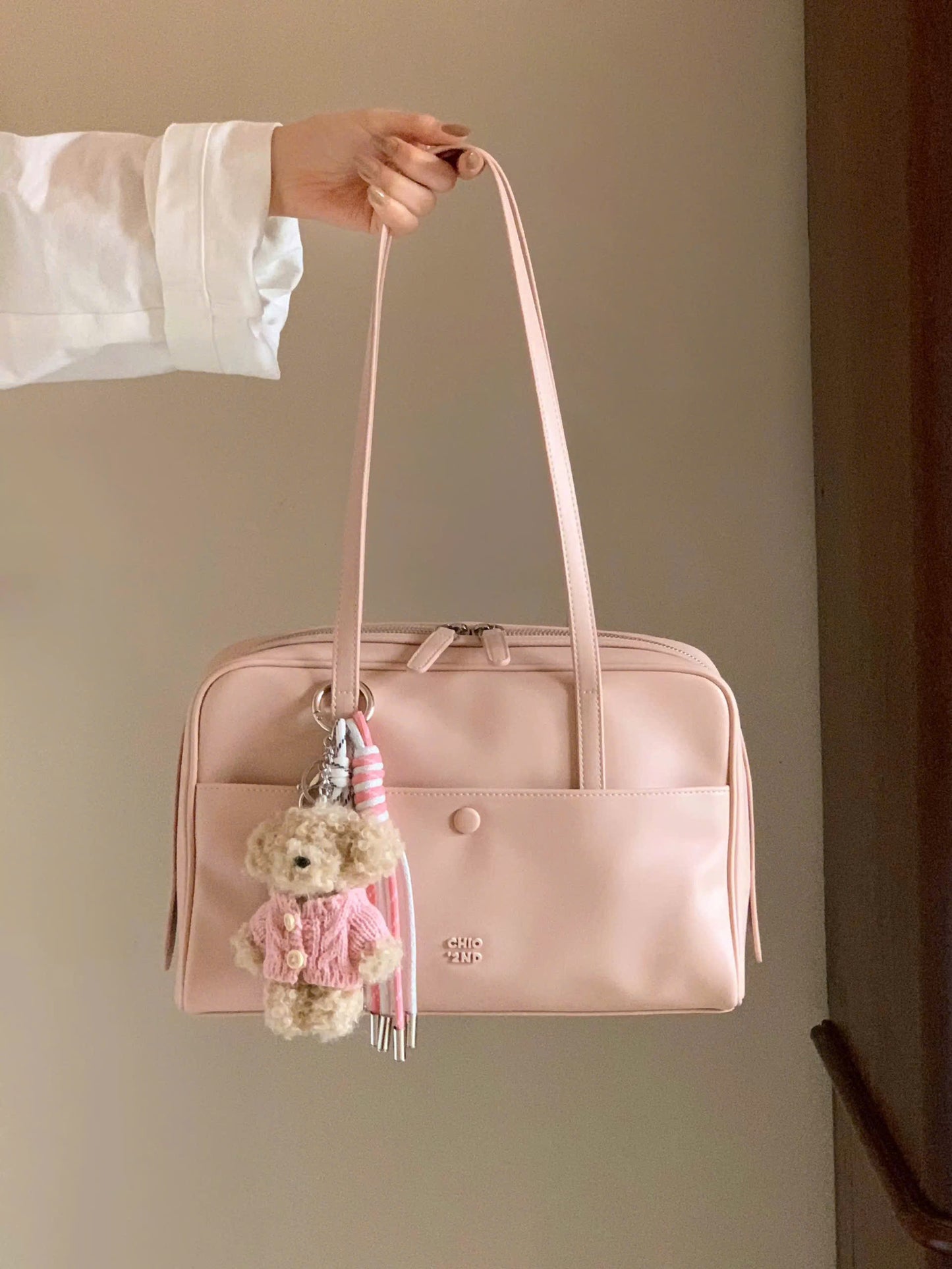 Túi da đeo vai Chio'2nd charm cún bông