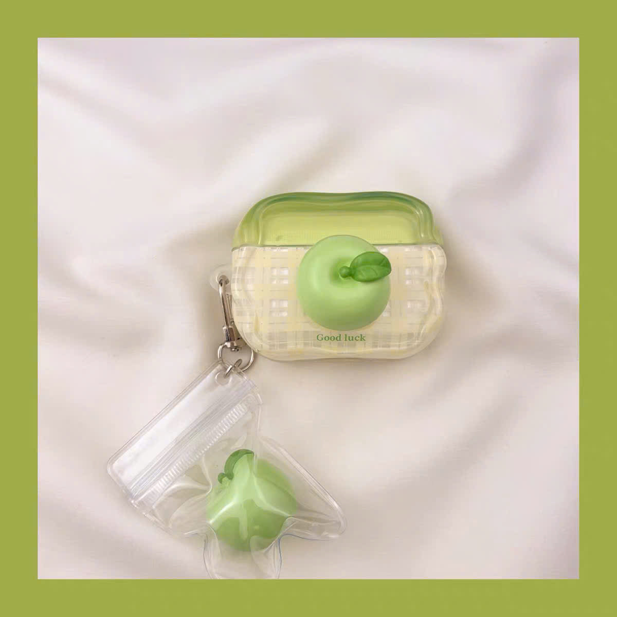 Case Airpods cà chua và táo xanh Good Luck
