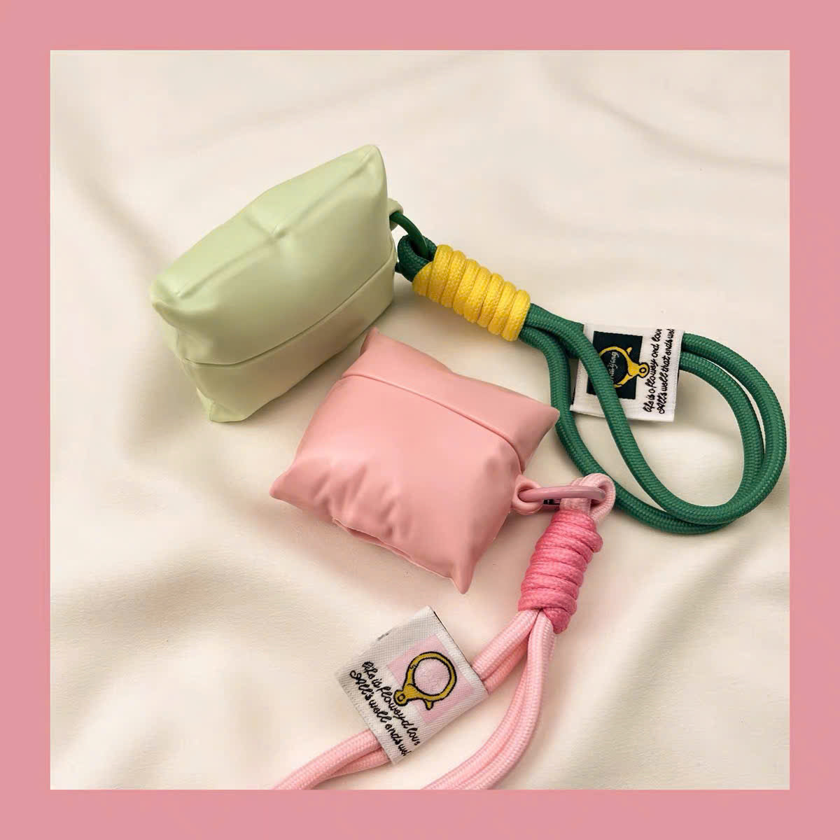 Case Airpods nhựa hình gối phồng
