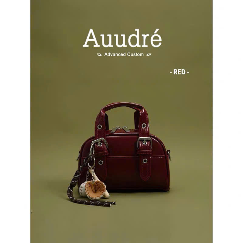 Túi Auudré đeo vai xách tay gọn xinh charm bóng chày