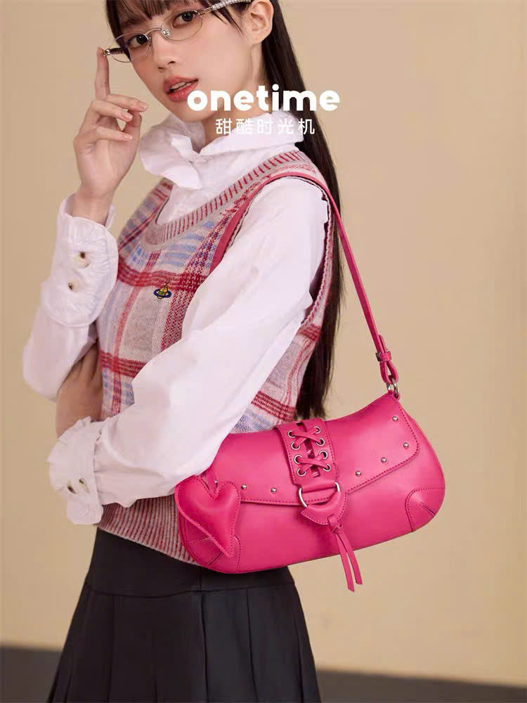Túi da đeo vai charm tim thời trang Onetime