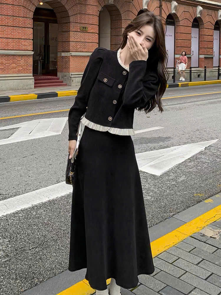 Set áo lửng viền voan bèo và váy midi đen