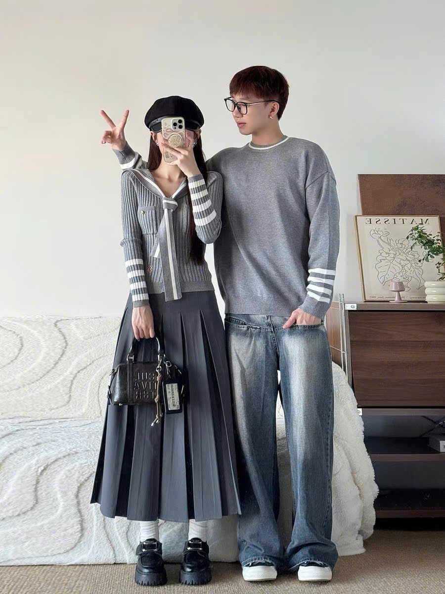 Áo đôi xám tay dài sọc trắng cổ thắt dây áo nữ