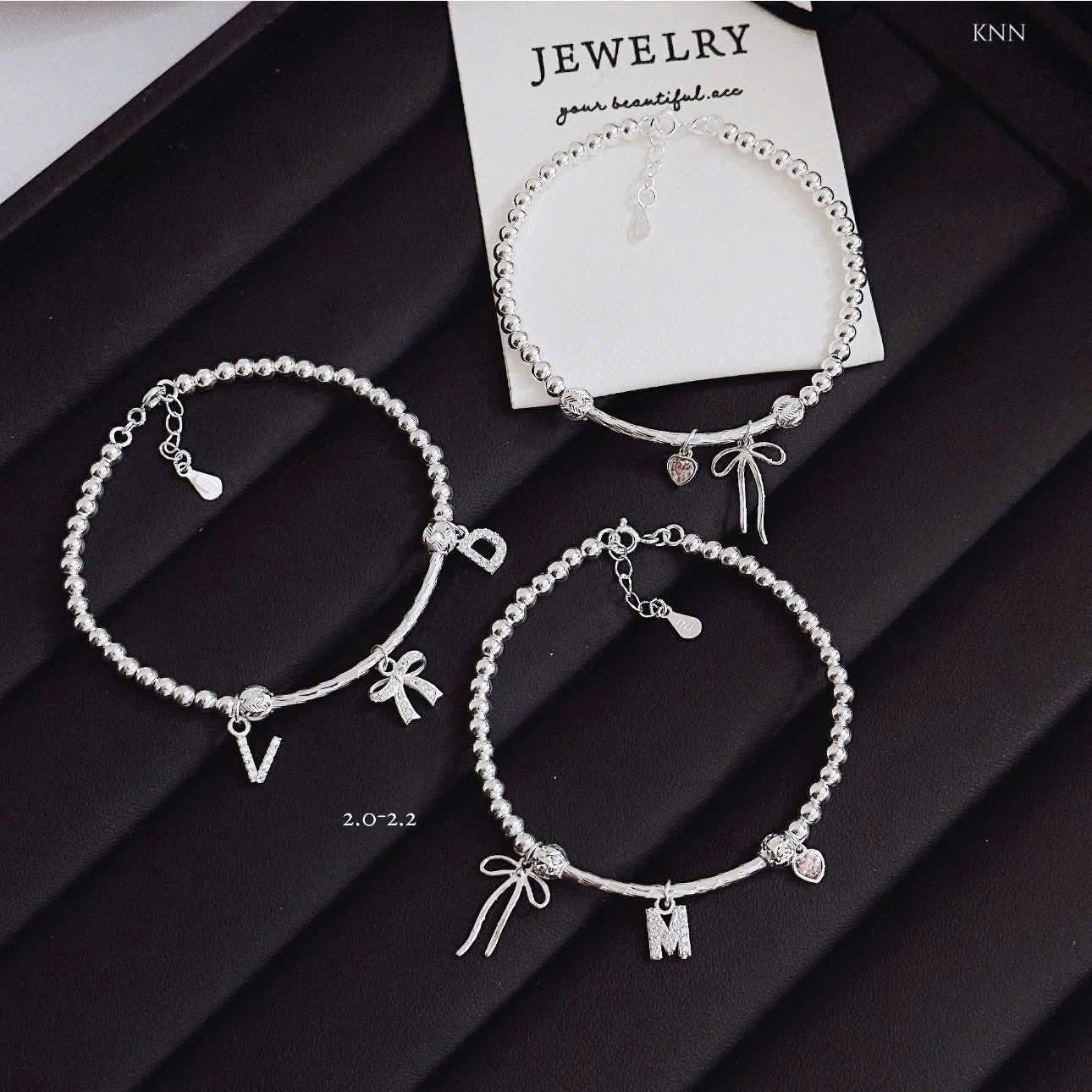 Lắc tay bạc cặp đôi charm có gu đẹp cả đôi