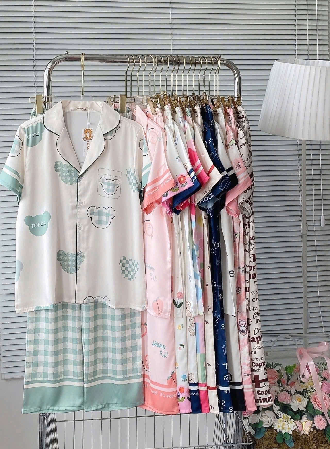 Bộ ngủ pijama tay ngắn lụa latin viền lé lụa truyền thống
