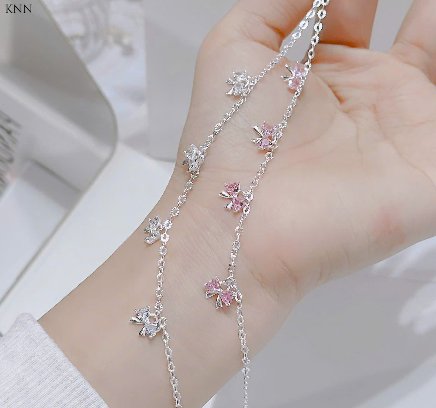 Lắc tay bạc mẫu mới sáng xinh từng chi tiết