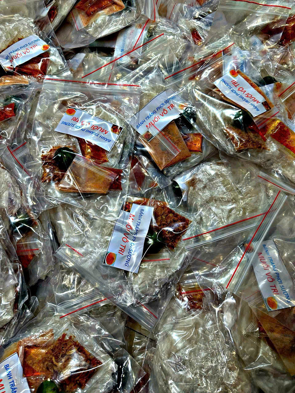 Bánh tráng phơi sương muối vô tri