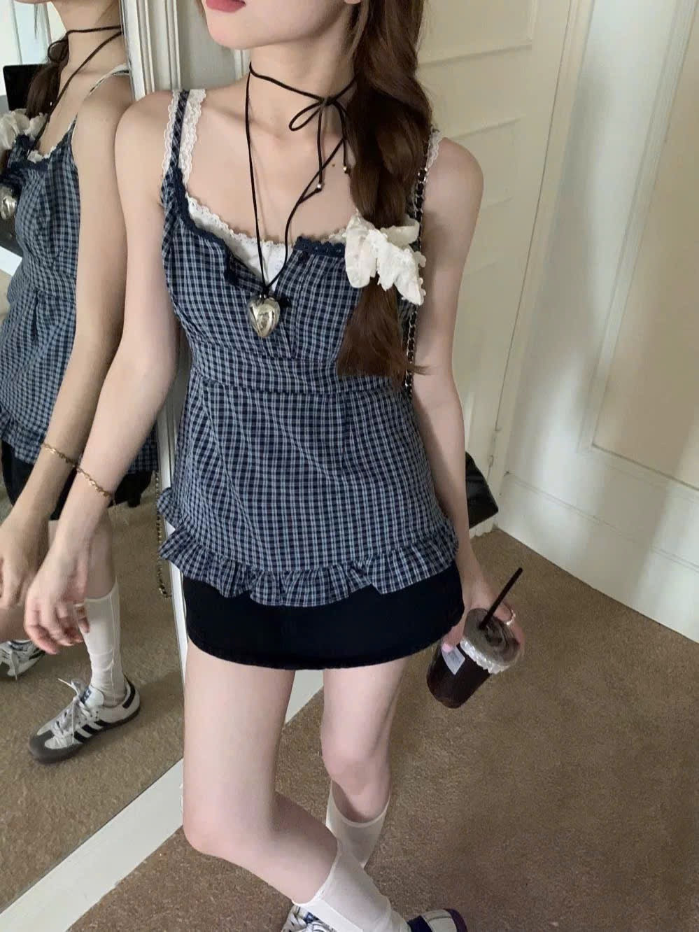 Áo 2 dây kẻ caro phối viền ren bèo trắng