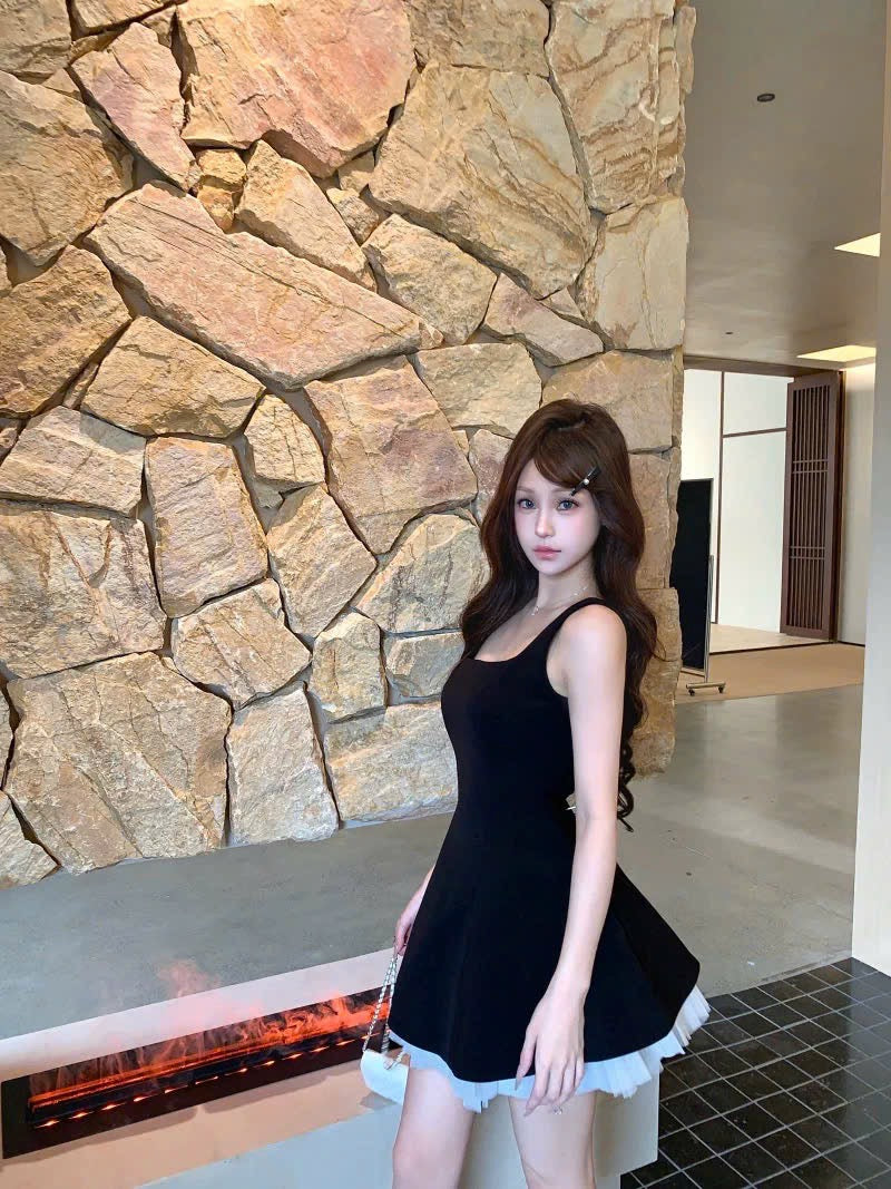 Đầm 2 dây trơn xoè