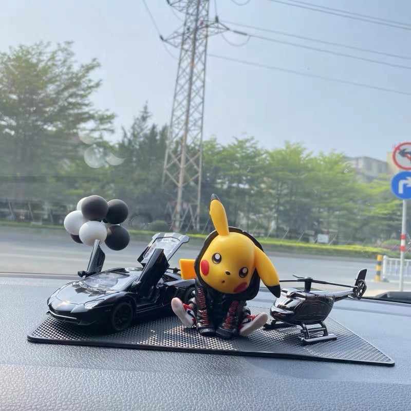 Trang trí xe Pika.chu mặc áo khoác