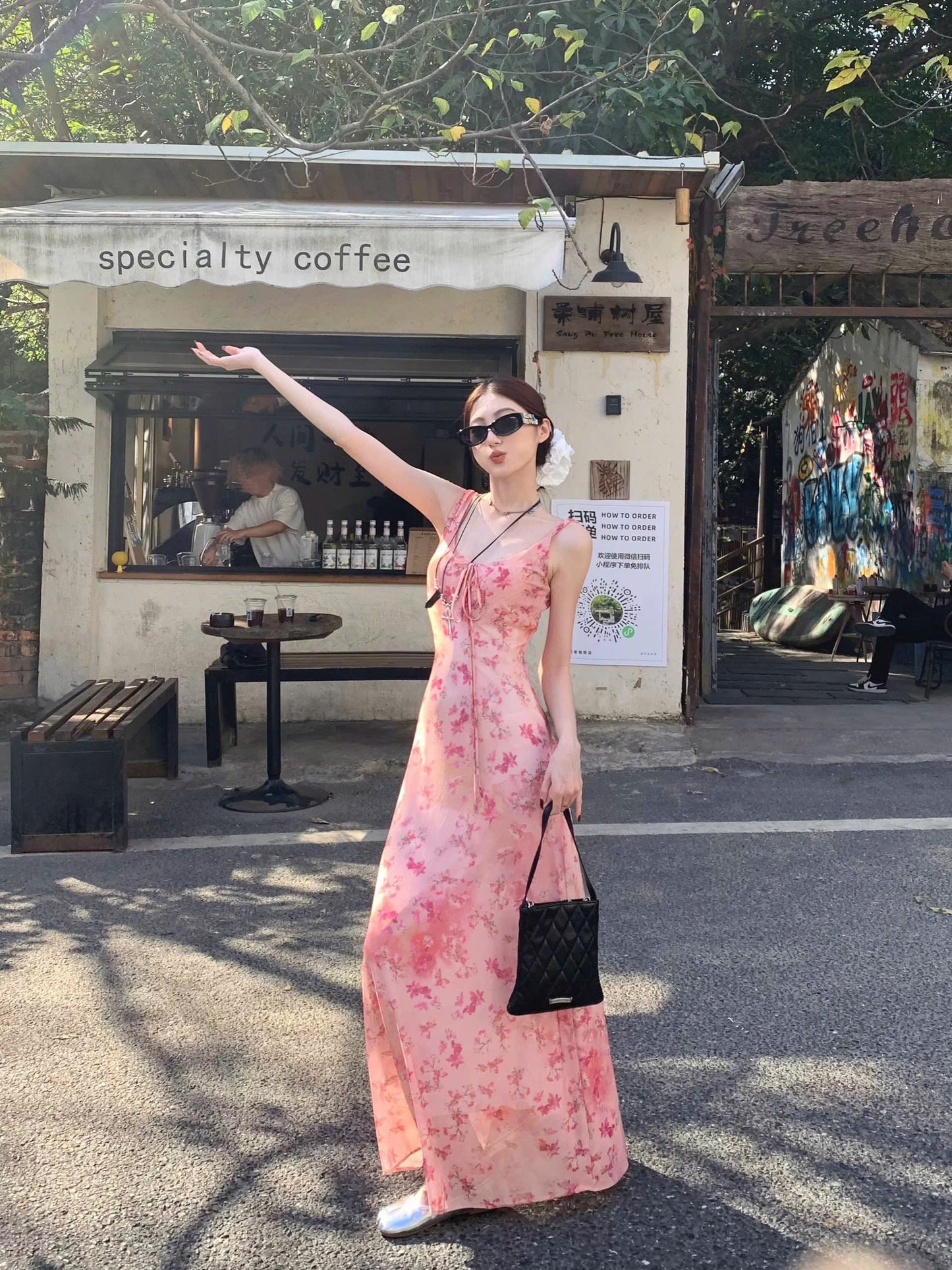 Đầm dài 2 dây tone hồng họa tiết hoa xinh