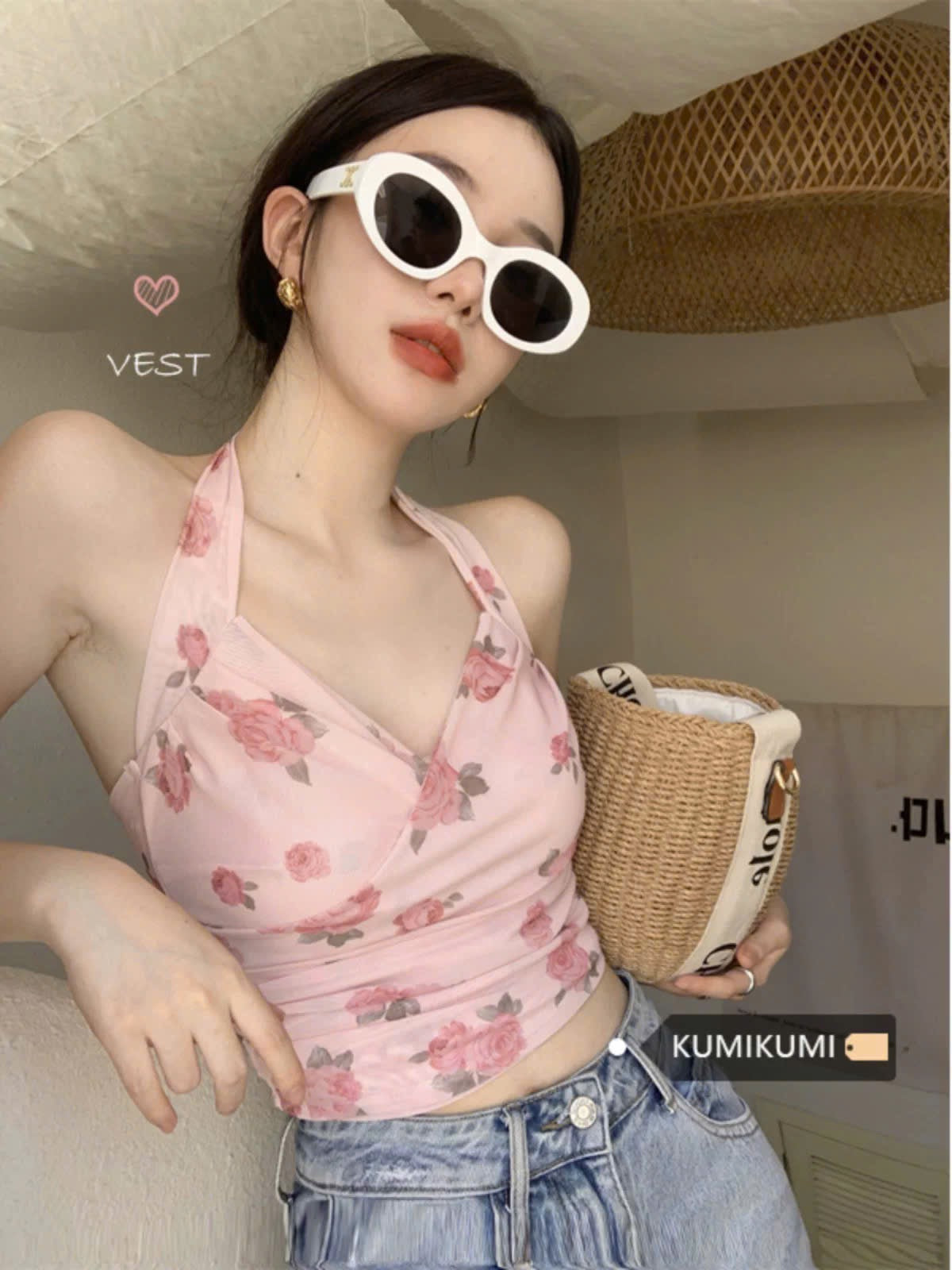 Áo cổ yếm hoạ tiết hoa hồng