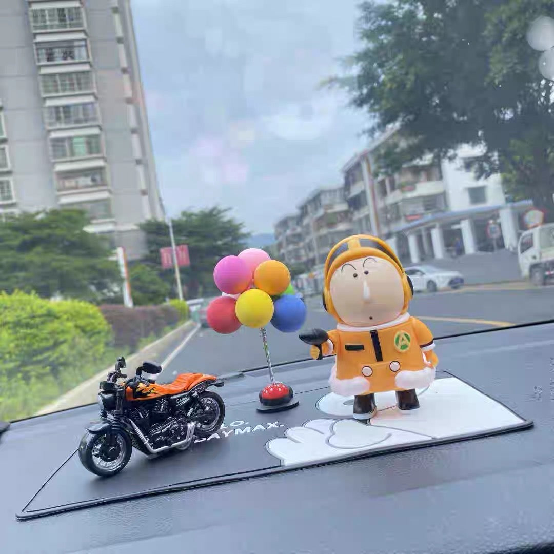 Trang trí xe nhân vật Shin hoạt hình