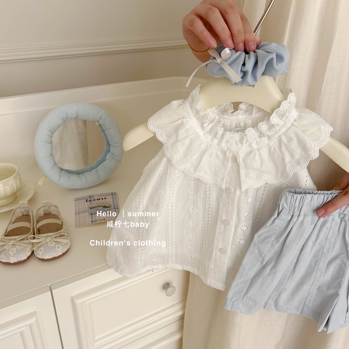 Set áo trắng viền ren quần đùi xanh