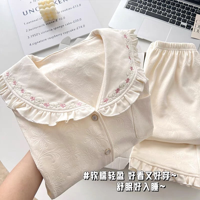Pijama nhung dày dặn dập hoa nổi