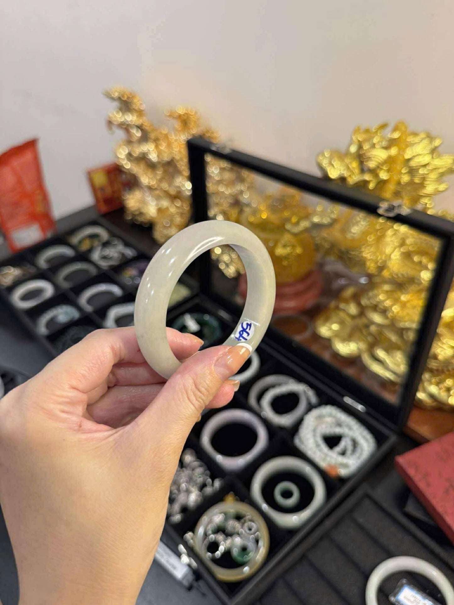 Vòng ngọc bản tone xanh