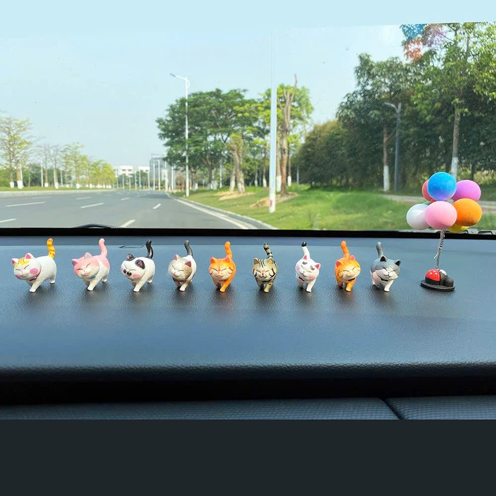 Dán xe nhóm mèo nhí nhố